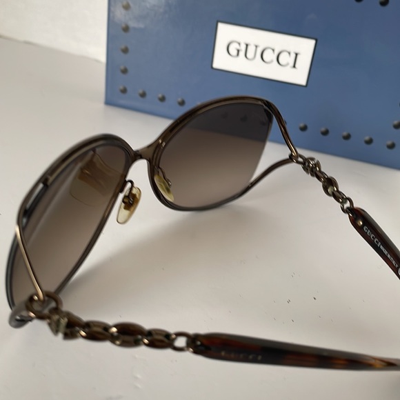 Authentic Gucci Sunglasses. - Picture 6 of 16
